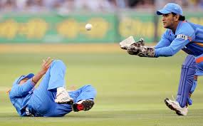 dhoni fielding